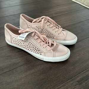 Light pink sneakers - NEW
